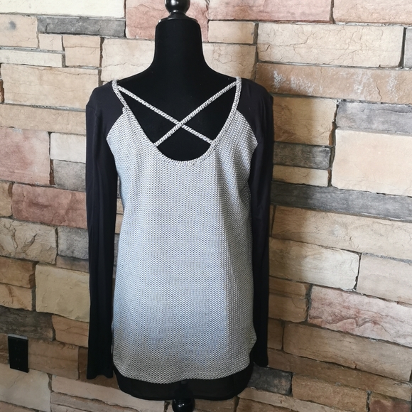 Maurice's Embellished top size medium - Picture 4 of 5